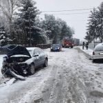 Skutki opadów śniegu: 63 interwencji strażaków, wypadki i kolizje, opóźnienia autobusów
