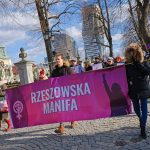 Manifa przeszła ulicami Rzeszowa. „Młode osoby zrobią rewolucję” [FOTO]