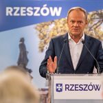 Donald Tusk w Rzeszowie: każde zło PiS rozliczymy, ich łajdactwa