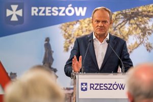 Donald Tusk w Rzeszowie: każde zło PiS rozliczymy, ich łajdactwa