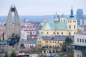 Zmian władz u Bernardynów. Zakon przeciąga decyzję ws. pomnika Czynu Rewolucyjnego