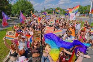 IV Marsz RÃ³wnoÅci w Rzeszowie. "Jeszcze bÄdzie przepiÄknie" [ZDJÄCIA]