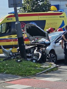 Wypadek na osiedlu Nowe Miasto. Zderzenie BMW z citroenem