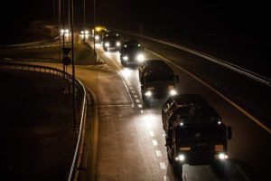 Kolumna pojazdÃ³w wojskowych na autostradzie A4. Uwaga, bÄdÄ utrudnienia