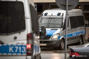 Po derbach Rzeszowa. Policjanci zatrzymali dwie osoby, 5 osÃ³b z mandatami