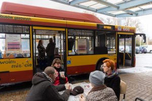 "Autobus ciepÅa" ponowie wyjechaÅ na rzeszowskie ulice. Rozwozi posiÅki