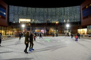 Lodowisko w Millenium Hall w Rzeszowie juÅ¼ otwarte. Przez caÅy tydzieÅ