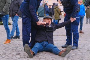 Bobak po zatrzymaniu: protestowaÅem przeciwko odradzaniu siÄ faszyzmu