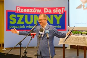 Wybory 2024. Szumny z PiS obiecuje: bilet 365, tramwaj, kontrole "wuzetek"...