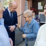 Konrad Fijołek szuka poparcia na rzeszowskich osiedlach. Zaczął objazd