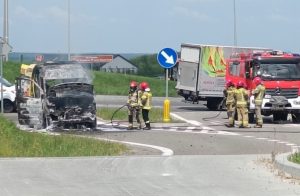 Pożar karetki pogotowia w Rzeszowie. Strażacy w akcji