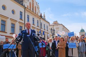 Tajemnicze spotkanie prezydenta Fijołka i jego ludzi w Janiowym Wzgórzu