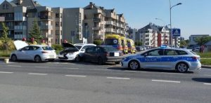 Wypadek w Rzeszowie. Zderzenie trzech aut, dwie osoby ranne