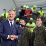 Premier Tusk na spotkaniu z żołnierzami w Jasionce: "Robicie wielką rzecz"