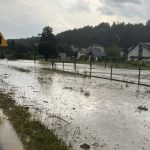 Skutki nawałnic: rzeszowskie ulice pod wodą, ponad 5000 domów bez prądu [VIDEO]