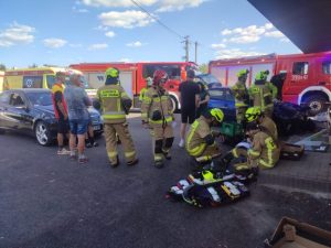 Wjechał do sklepu pod Rzeszowem. Grożą mu 3 lata więzienia