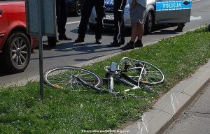 Trzech pijanych rowerzystów zatrzymała policja. Nietrzeźwi na rowerach są zaskakujący niebezpieczni