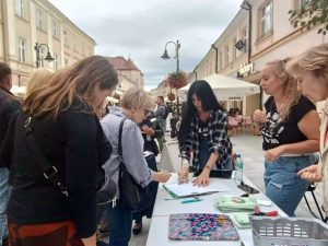 Rzeszów zbiera podpisy pod nowelizacją ustawy o ochronie zwierząt. Podpisy tylko stacjonarnie Rzeszów zbiera podpisy pod nowelizacją ustawy o ochronie zwierząt