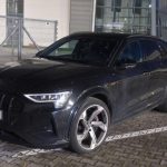 Audi E-TRON o wartości 250 tys. zł zatrzymane na granicy