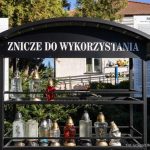 Znicza nie wyrzucaj! Zostaw starą oprawę w „zniczodzielni” - może ktoś skorzysta