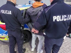 Poślizgnął się w salonie jubilerskim... Grozi mu do 8 lat więzienia