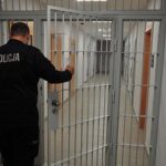 Zarzuty dla kolejnych pracowników więzienia. Więzień, który im uciekł ukrywał się na Podkarpaciu