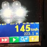 Niesprawne technicznie bmw jechało 145 km/h w terenie zabudowanym! Za kierownicą 19-latek