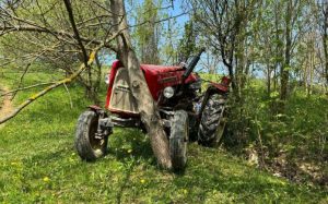 Traktor przejechał po 54-latku w powiecie rzeszowskim. Na miejscu lądował helikopter LPR