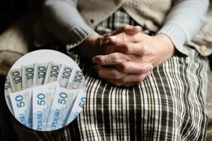 Weszły do domu w Boguchwale i okradły 88-latkę. Kolejny senior stracił 58 tys. zł. Oszuści w natarciu
