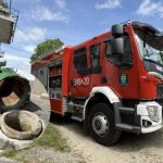 67-letnia kobieta wpadła do studni z wodą. Pomoc przyszła w ostatniej chwili [ZDJĘCIA]