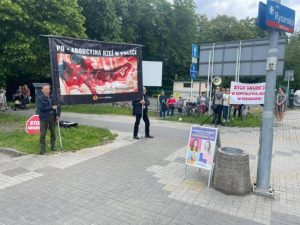 Antyaborcyjna pikieta przed szpitalem miejskim w Rzeszowie. "To była konieczność medyczna"