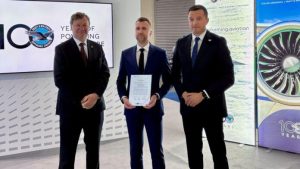 Gigant z branży lotniczej wspiera podkarpackich uczniów. Milion zł od RTX dla Doliny Lotniczej