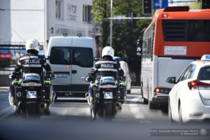 Idealna pogoda na motor? Podkarpaccy policjanci przypominają o bezpieczeństwie [FILM]