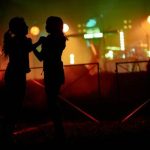 Letnia Scena pod Drzewami. Muzyczne emocje w rytmie hitów zespołu Maanam pod Rzeszowem