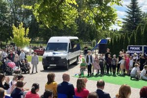 Nowy autobus dla Zespołu Szkół Specjalnych w Rzeszowie. Skorzystają uczniowie z niepełnosprawnościami [ZDJĘCIA]