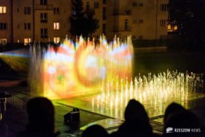 Rzeszów znów rozbłyśnie. Startuje sezon pokazów fontanny multimedialnej