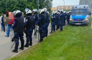 Spokojny mecz Stali z Wisłą? Policja 'tak', czytelnik 'niekoniecznie'