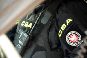 Sprzedawał fikcyjne dyplomy Ukraińcom. Prorektor Collegium Humanum zatrzymany w Medyce