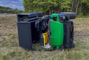 Trzy dziewczynki ranne w wypadku. Jedna przetransportowana śmigłowcem do Rzeszowa [ZDJĘCIA]