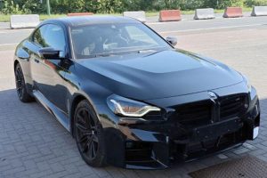 Złodzieje chcieli wywieźć BMW i Kię do Emiratów. Straż Graniczna rozbiła przemyt