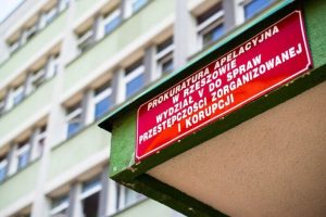 2,3 mln zł za „załatwianie”. Śledczy z Rzeszowa oskarżają adwokata, który reprezentował rząd Morawieckiego