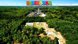 Brzezóvka – kraina niezapomnianych atrakcji. Latem przyciąga tłumy. Nowe baseny zewnętrzne