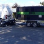 Niebezpieczny wypadek w Zarzeczu. Motocyklista trafił do szpitala
