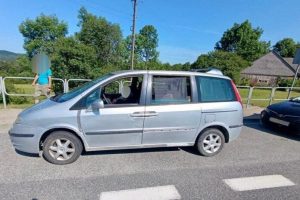 Pijany ojciec kierował samochodem. Pasażerami były jego kilkuletnie dzieci [ZDJĘCIA]