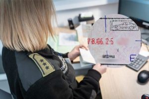 Ponad 4200 cudzoziemców zatrzymanych na granicy i sfałszowane dokumenty [ZDJĘCIA]