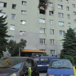 Pożar bloku w Rzeszowie wywołał burzę w Sieci. Kto jest winny problemów z dojazdem straży pożarnej?