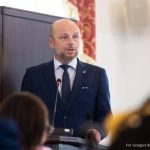 Prezydent Rzeszowa Konrad Fijołek z absolutorium i wotum zaufania. Sesja trwała do późnej nocy