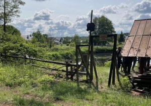Tragedia na prywatnej posesji. Ze stawu wyłowiono ciało 69-latka