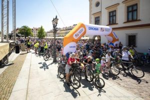 Tysiąc rowerzystów, tysiące przejazdów i miliony złotych na infrastrukturę rowerową w Rzeszowie?