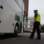 Wysyłasz dziecko na wakacyjny obóz? Gdzie zgłosić kontrolę autokarów w Rzeszowie i na Podkarpaciu?
